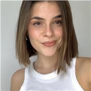 Me considero una persona muy atenta, me adapto mucho a la situación del alumno e intento que se quede con la mayor parte de conceptos posibles haciendo las clases de forma dinámicas. Doy clases a alumnos de primaria y primero de secundaria.